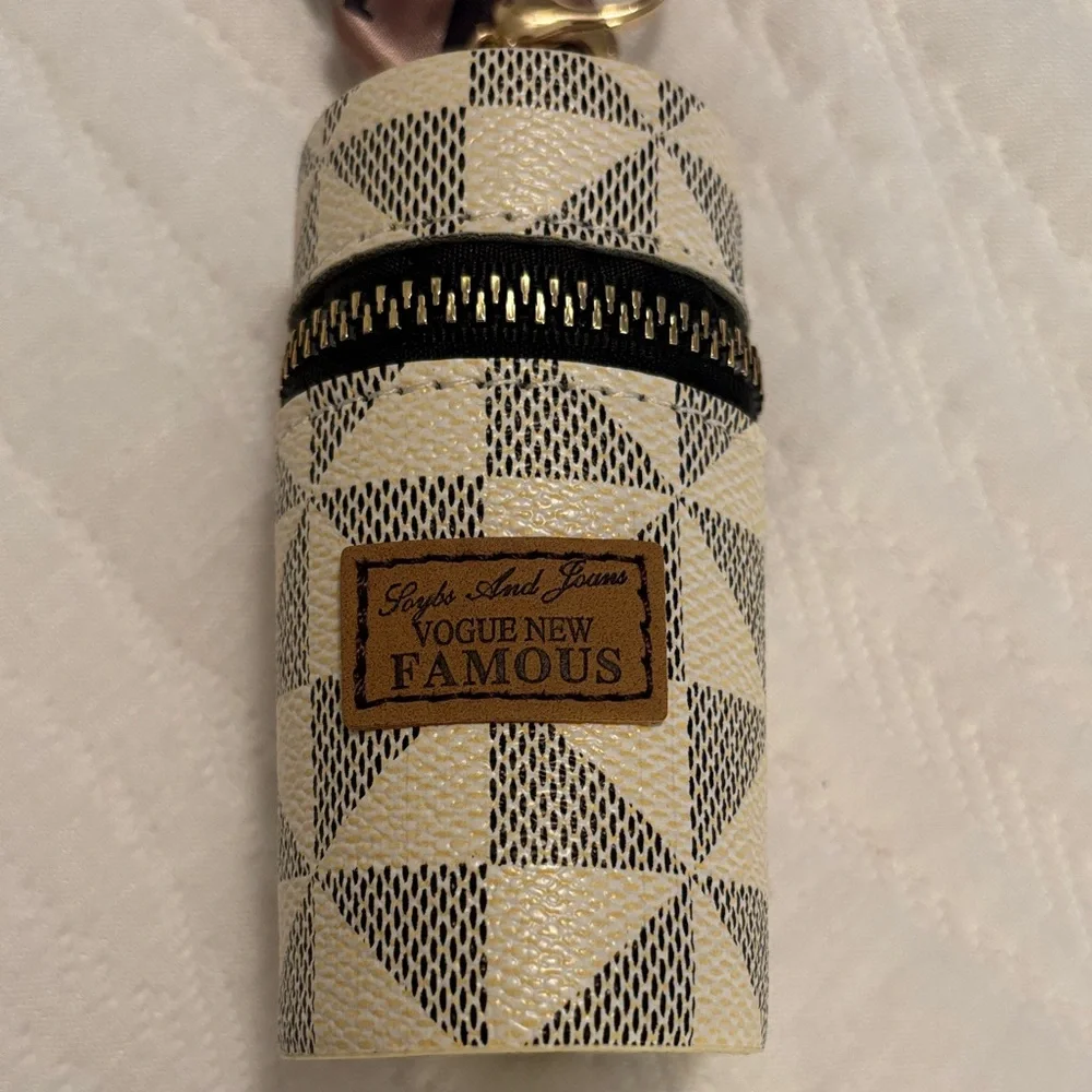 Vogue New Famous Checkered Cosmetic Case w/Keychain Embellished Purse Adornment